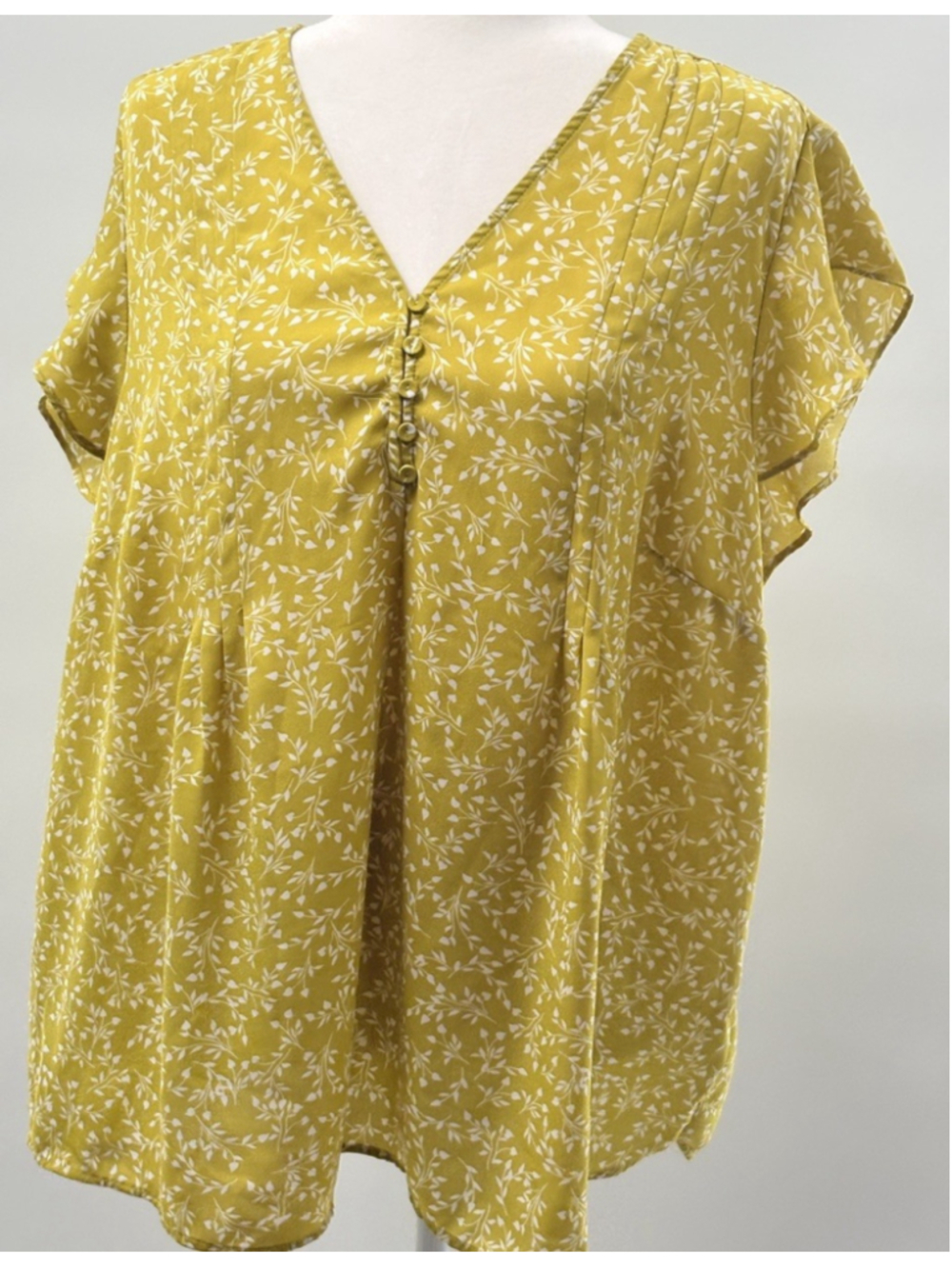 Cynthia Rowley Mustard Yellow Floral Top 1X Flutter Sleeve V-Neck Cottagecore